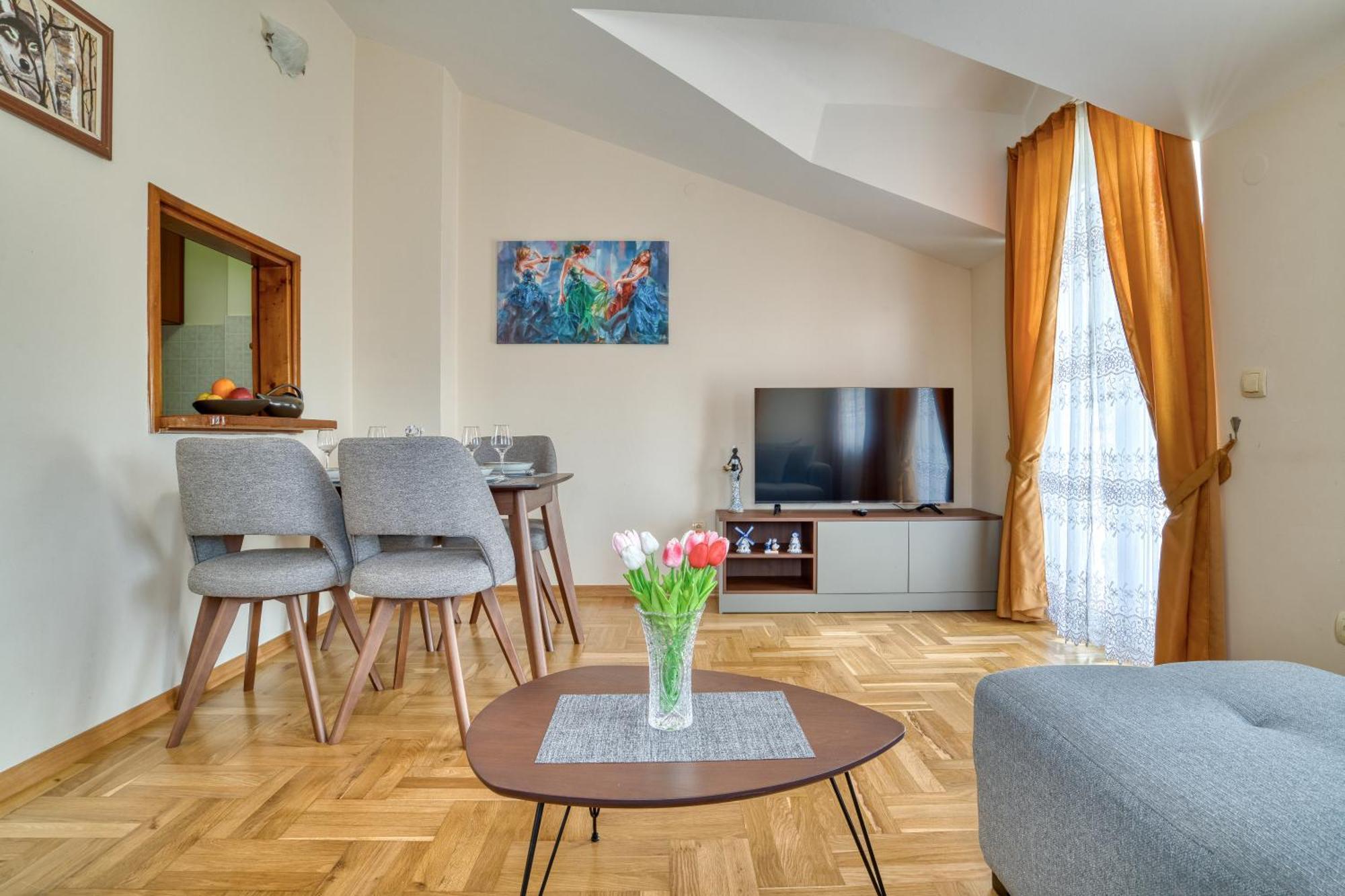 Elena Apartment *