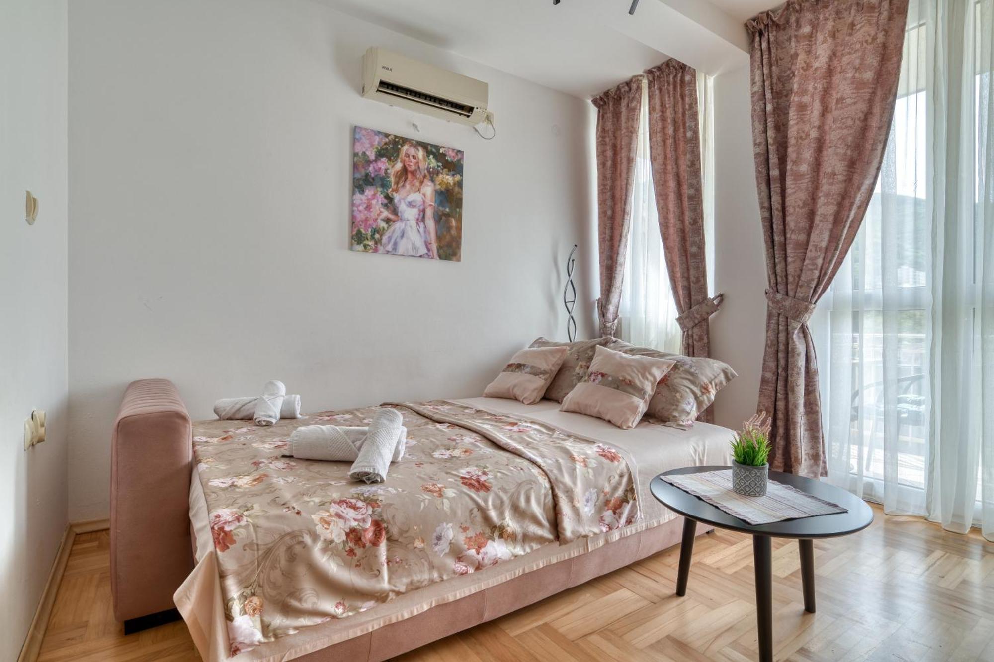 Apartment Elena *