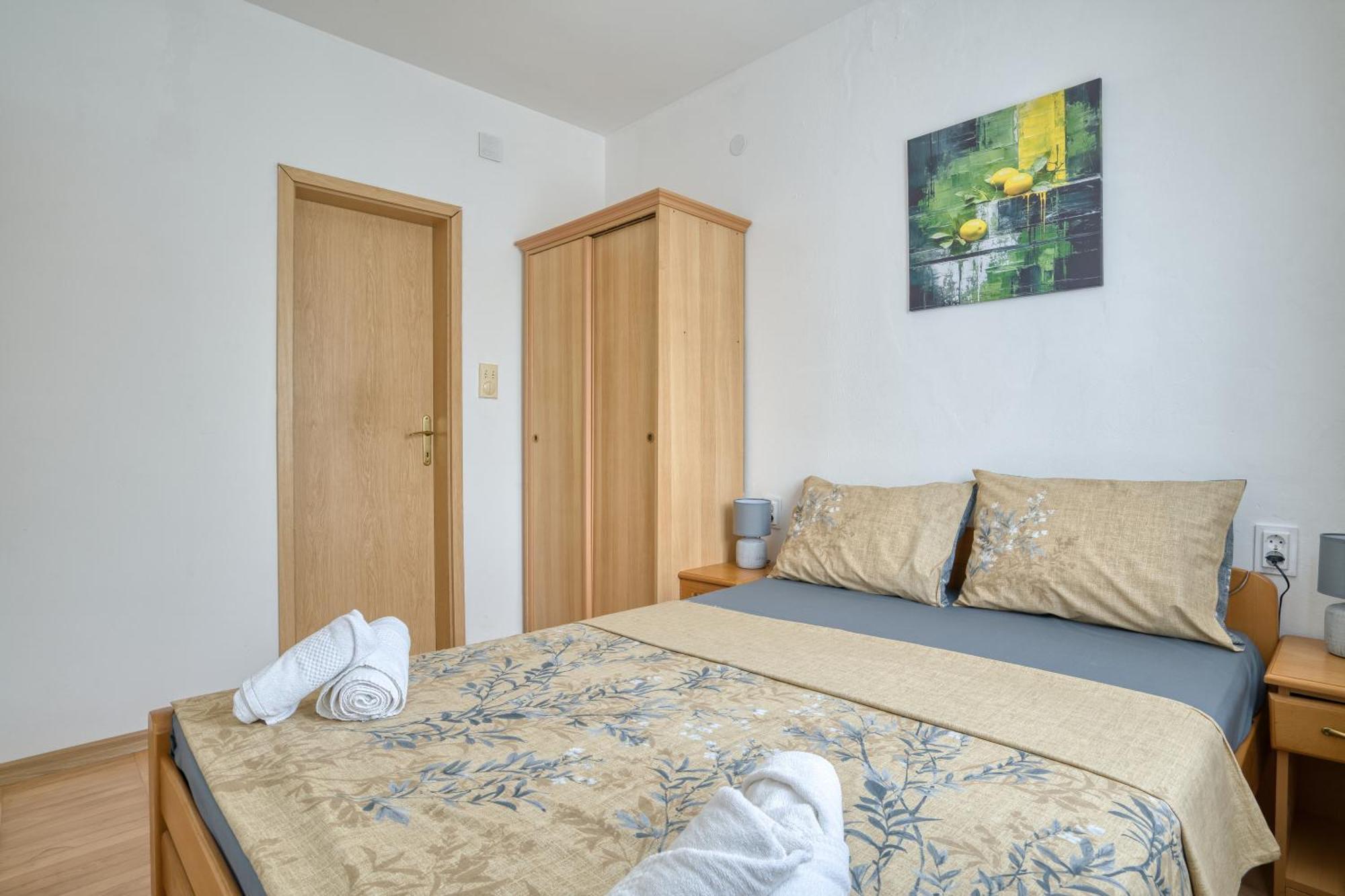 Apartment Elena *