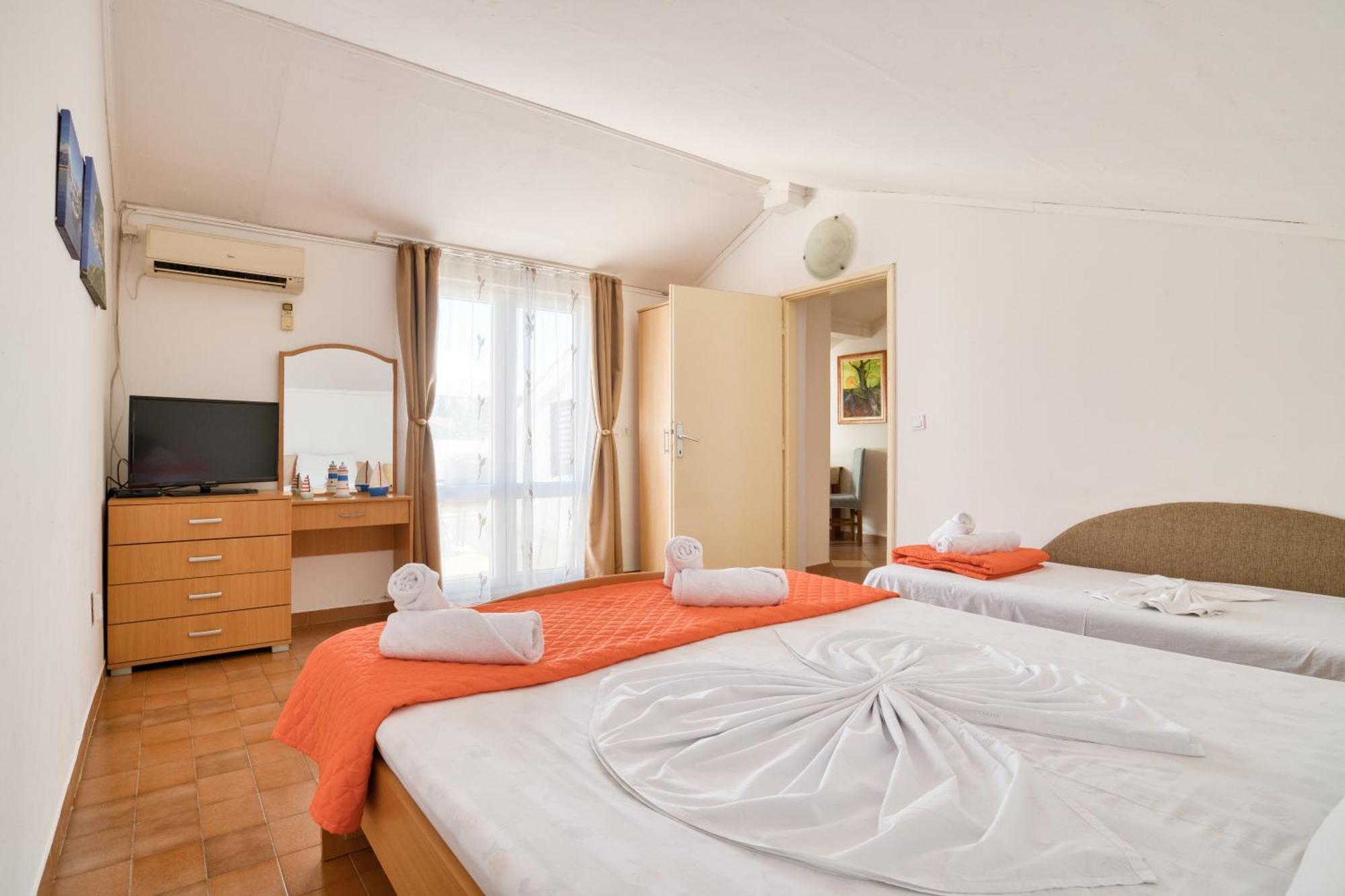 Elena Apartment *