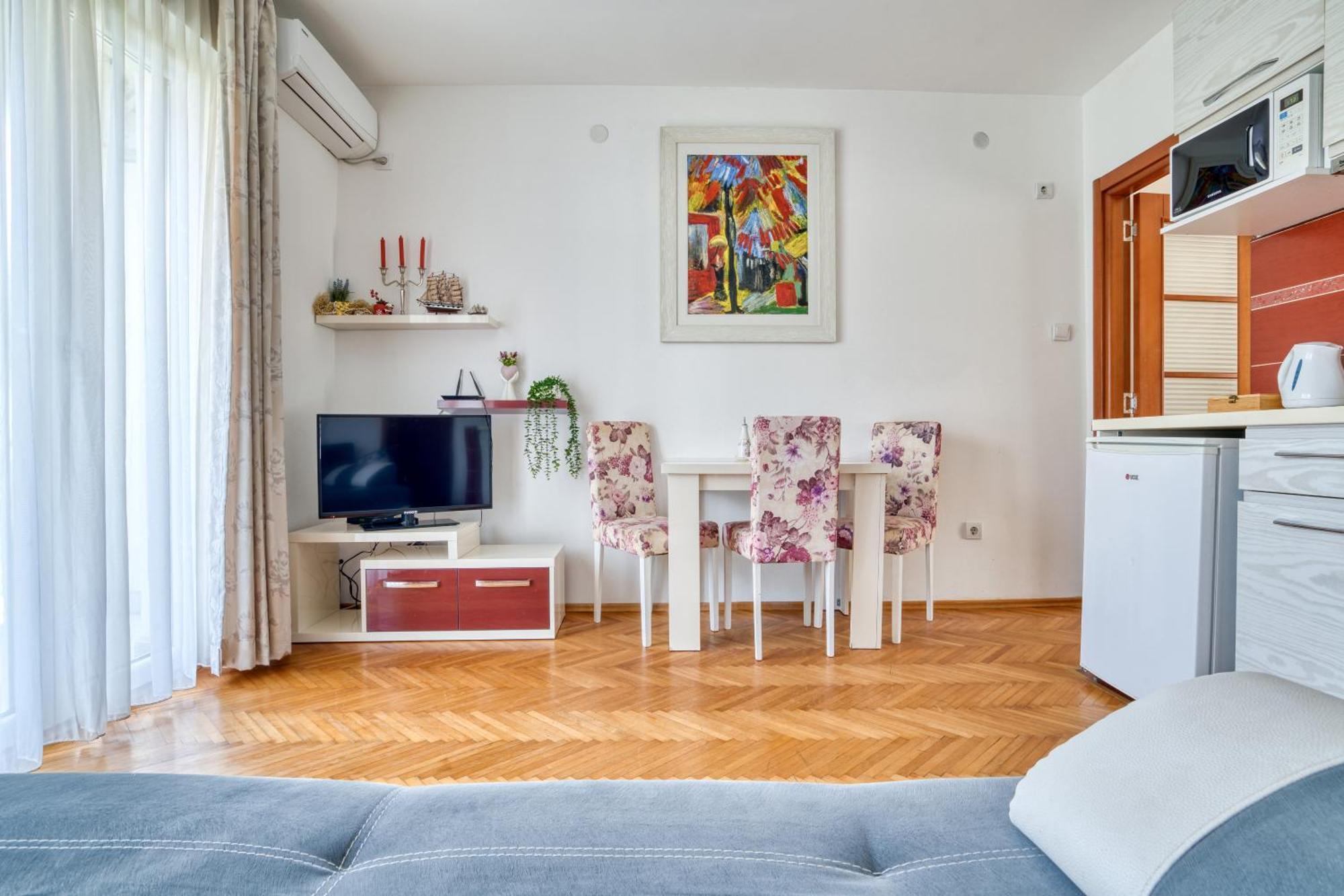 Elena Apartment