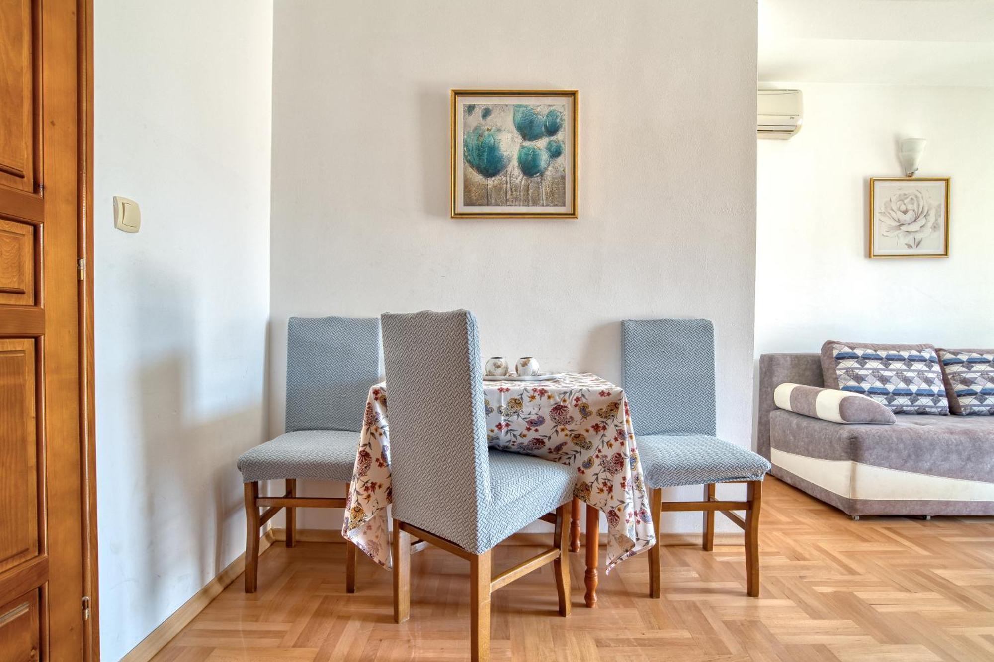 Apartment Elena *