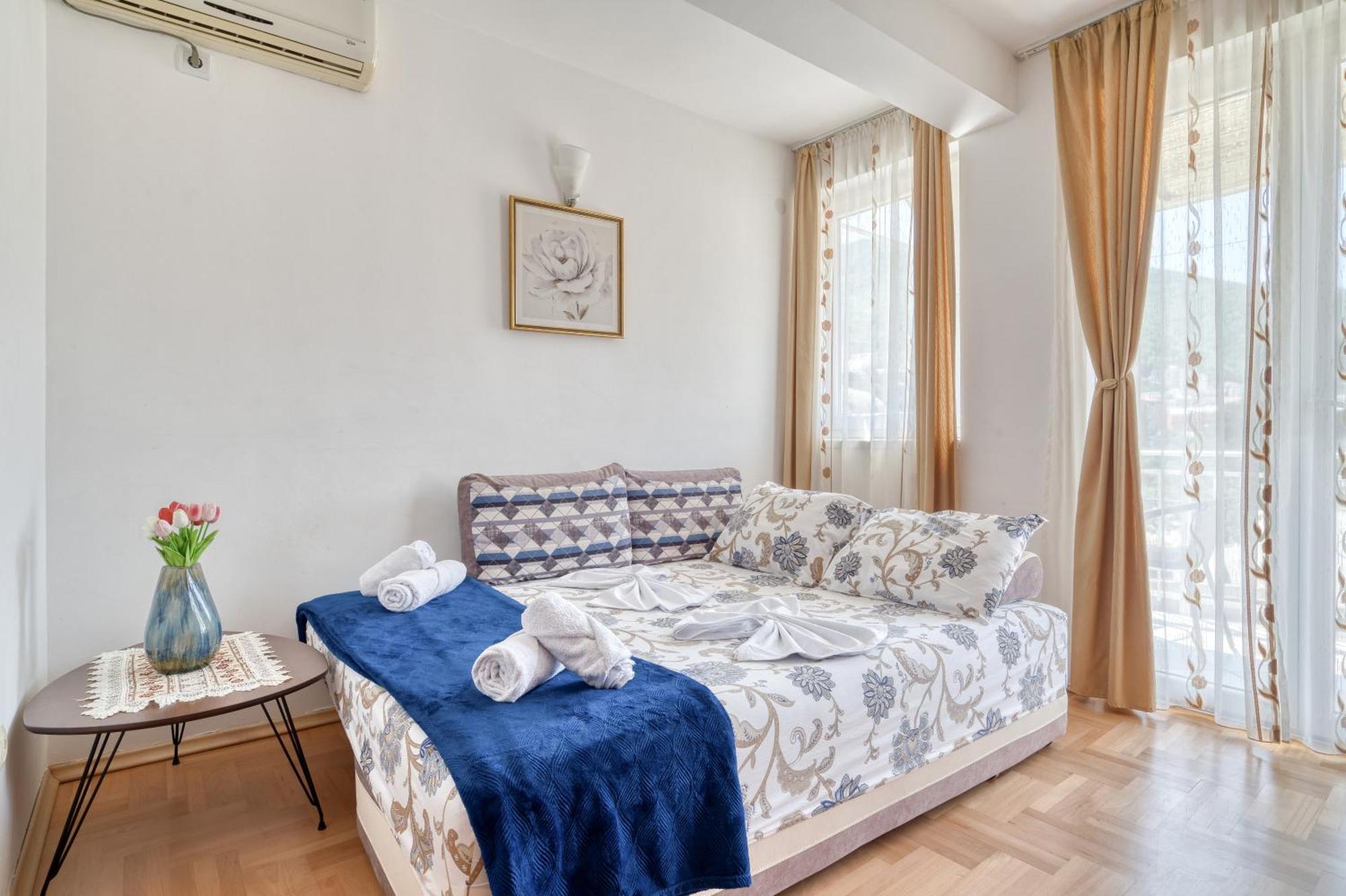 Apartment Elena *